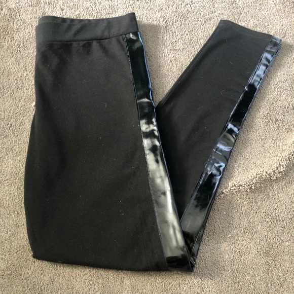 Black stretch pants w/patent leather - Picture 3 of 3